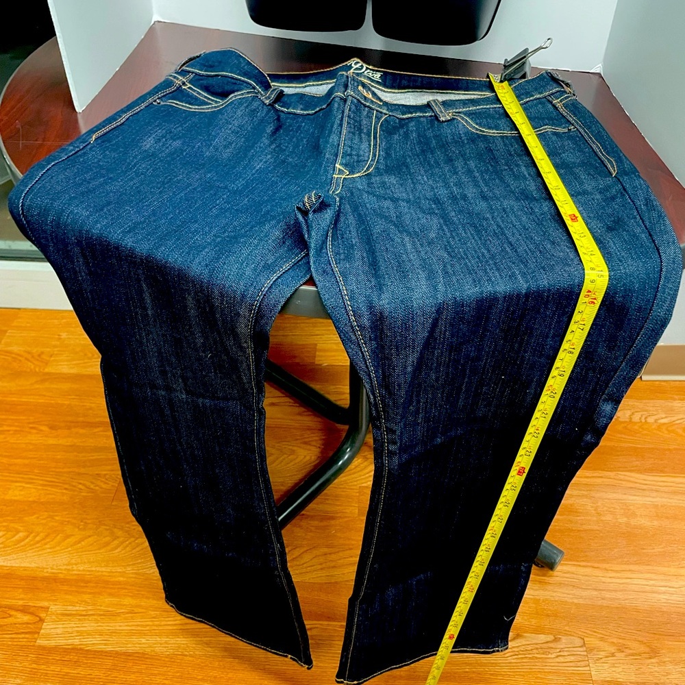 Never Worn BRAND NEW Old Navy DIVA dark blue jeans straight/wide leg n bottom